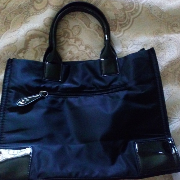 Tory Burch - Picture 3 of 3